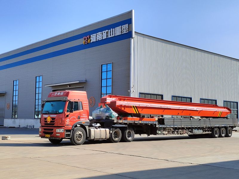 電動(dòng)單梁起重機(jī)，LD20t-26.8m，4臺(tái)，發(fā)往石家莊交付客戶使用。