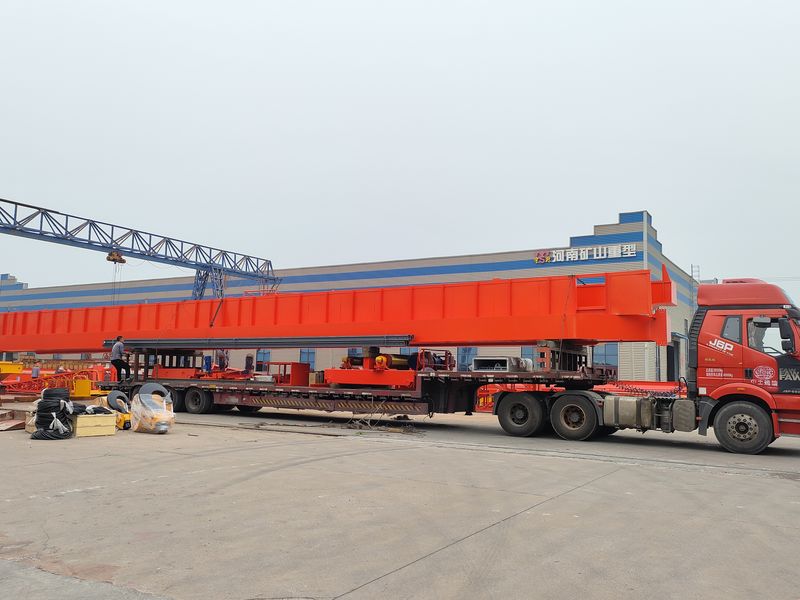 通用橋式起重機(jī) QDXX32/5t—27.7m 制作完成，發(fā)往陜西省銅川市交付客戶使用。