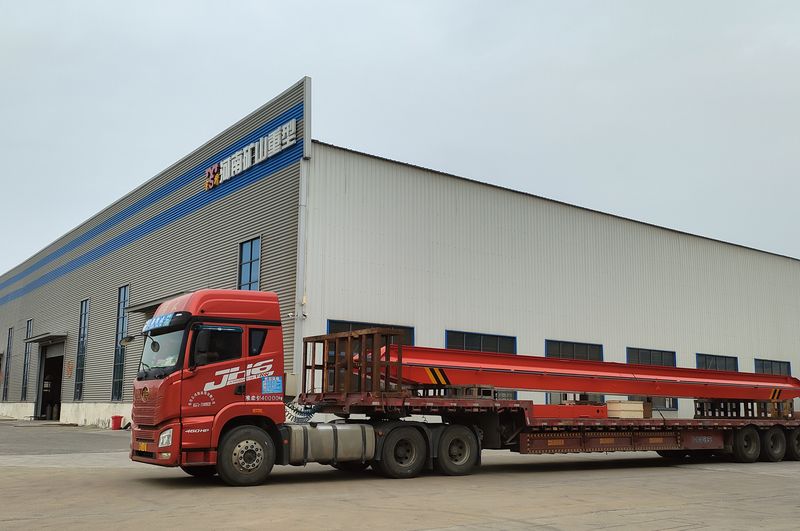 電動(dòng)單梁起重機(jī)3臺(tái) LD5t—16.8m LD3t—16.5m /2臺(tái) 制作完成，發(fā)往江西南昌交付客戶使用。